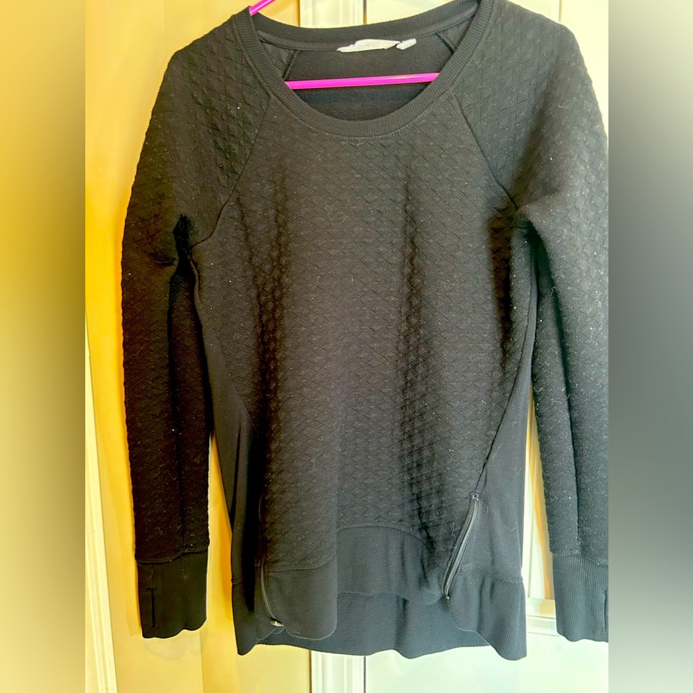 Athleta Black long sleeve top